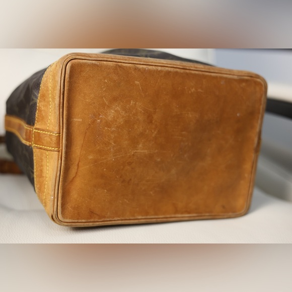 Louis Vuitton Bucket Bag - Picture 6 of 9